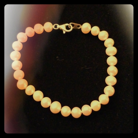 Jewelry - Vintage Light Pink Pearl Bracelet